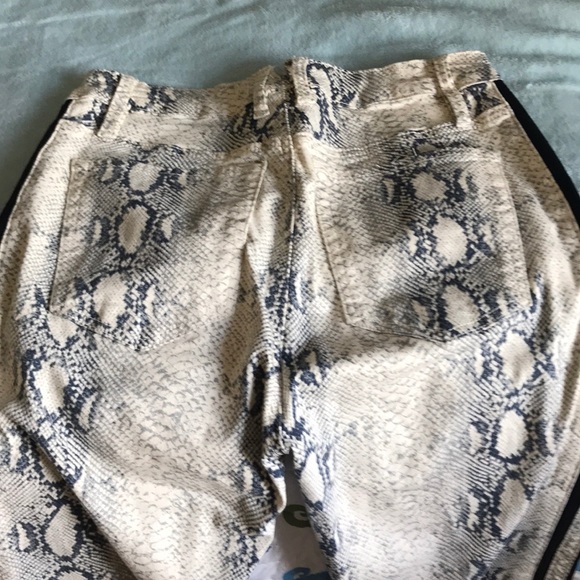 Pants - Picture 3 of 9